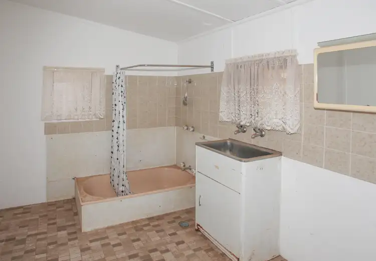 Seventh view of Homely house listing, 105 Pierce St, Wellington NSW 2820