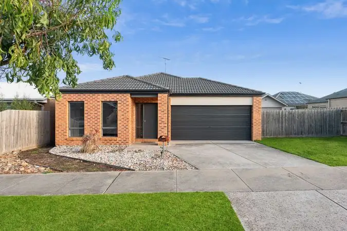 24 Curzon Dr