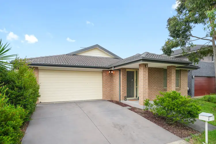 6 Bradley Street