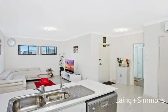 21/2 Glenmore Ridge Drive, Glenmore Park NSW 2745