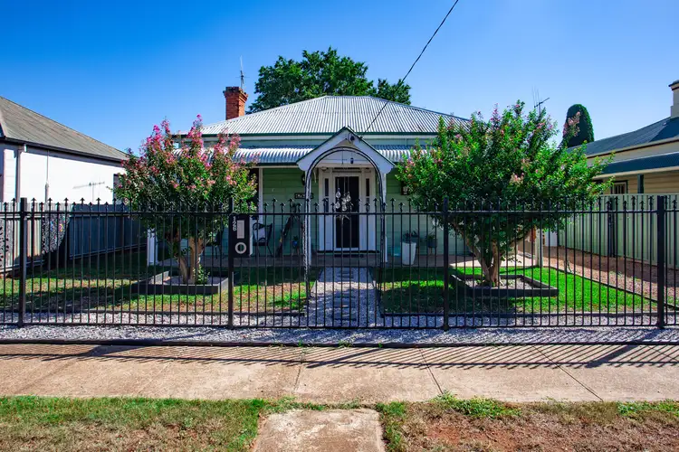 126 Warne St, Wellington NSW 2820