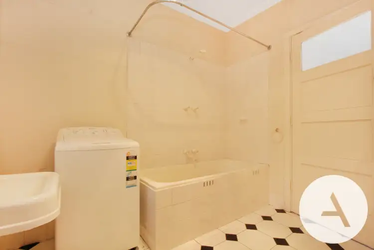 Fifth view of Homely unit listing, 1B Dirrawan Gardens, Reid ACT 2612