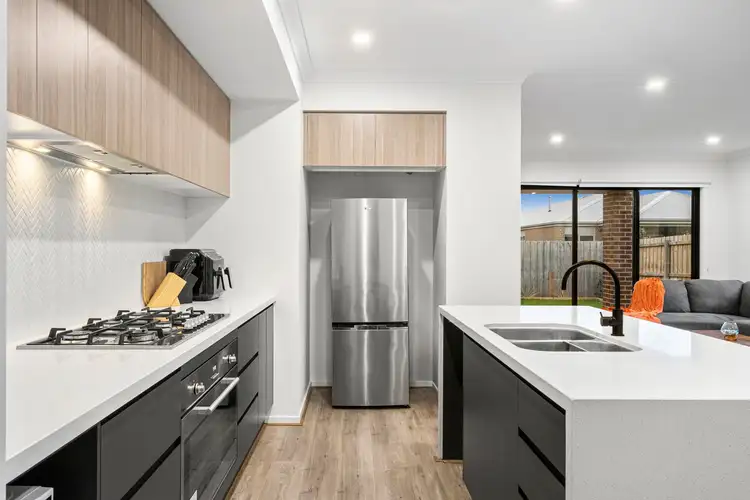 25 Gallant Rd, St Leonards VIC 3223