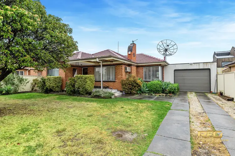 9 Bond Ave, St Albans VIC 3021