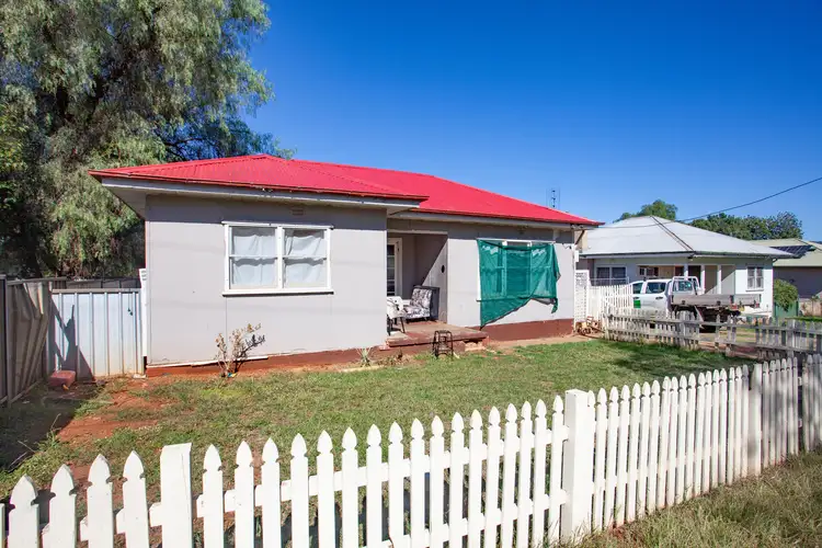 37 Short St, Wellington NSW 2820