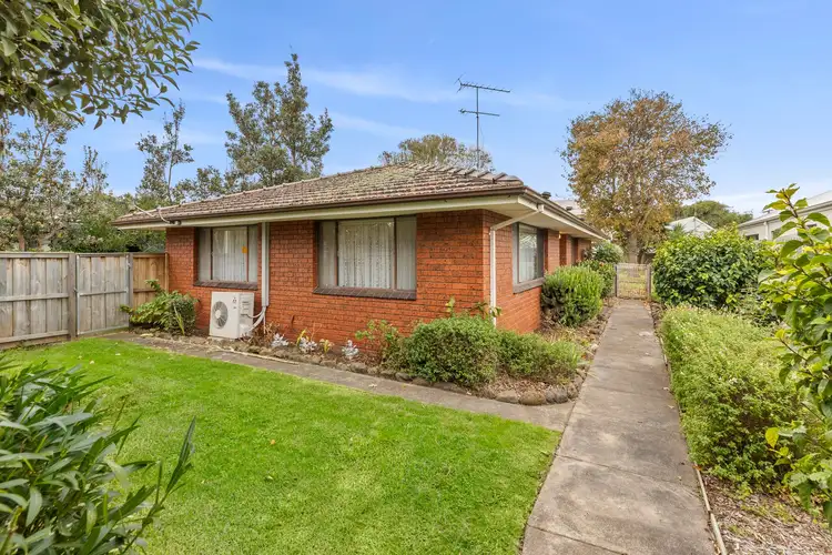 18 Geelong Rd