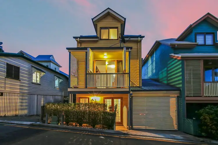 22 Robert Street, Spring Hill QLD 4000