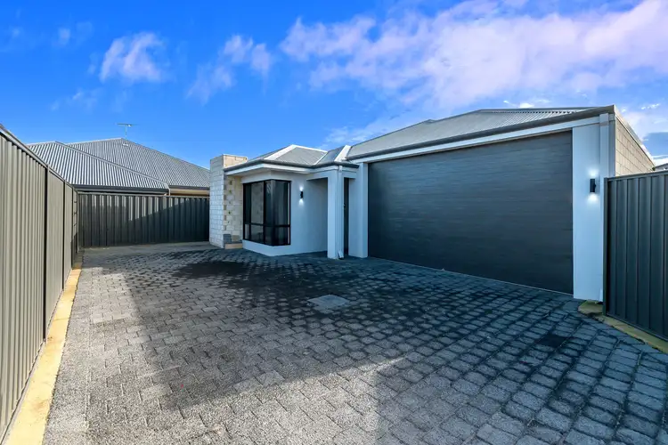 29 Minette Rd, Piara Waters WA 6112
