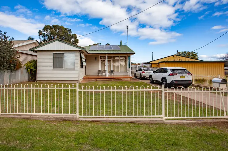 7 Dibbs St, Wellington NSW 2820