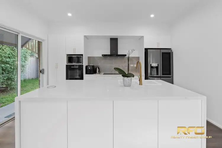 24 Cobaw Cct, Caroline Springs VIC 3023
