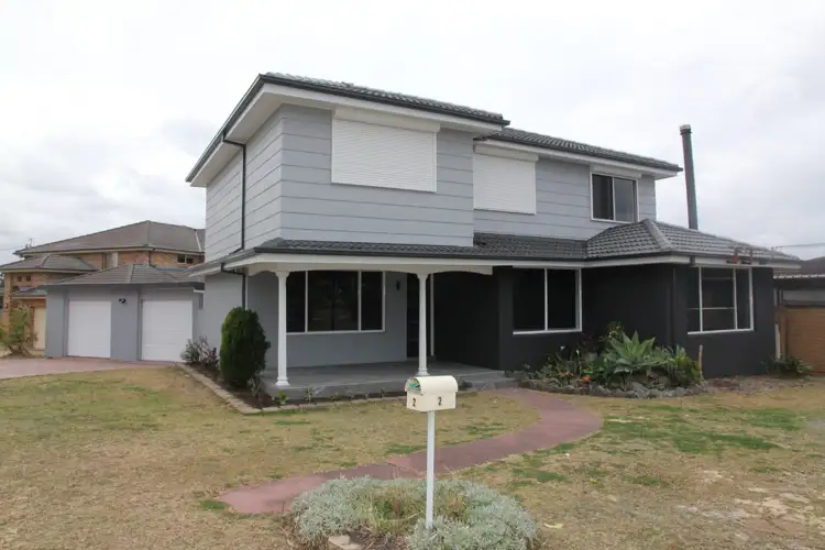 2 Curtis Crescent