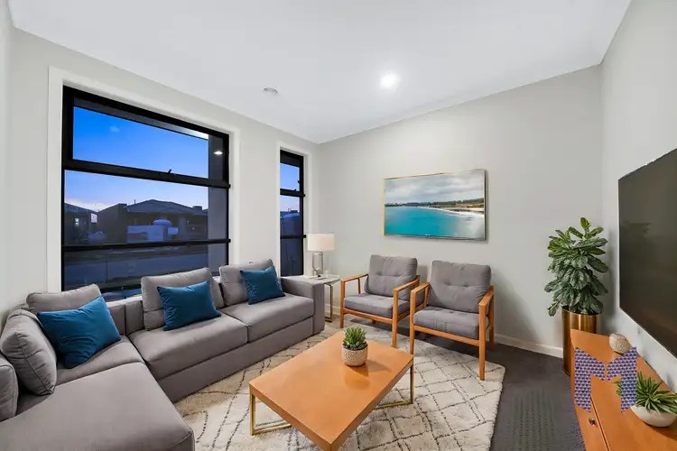 7 dennison St
