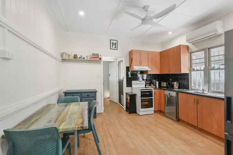 Fifth view of Homely house listing, 1/23 Glendower St, Mount Lofty QLD 4350