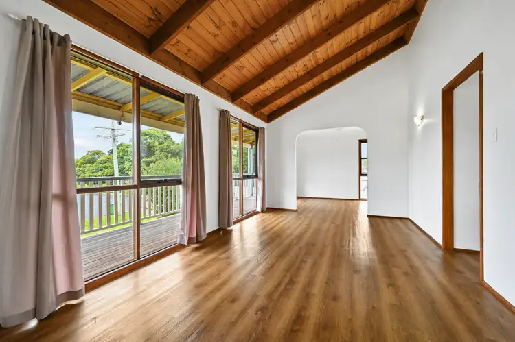 Fifth view of Homely house listing, 4 Kratzmann Ct, Kearneys Spring QLD 4350