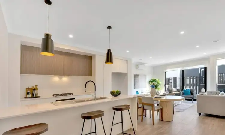 Main view of Homely townhouse listing, 8 Wallagoot Walk, Carrum Downs VIC 3201
