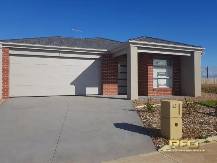 25 Tamworth Grove, Point Cook VIC 3030