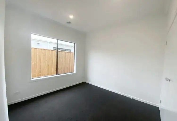 Fifth view of Homely house listing, 4 Mistletoe Dr, Strathtulloh VIC 3338