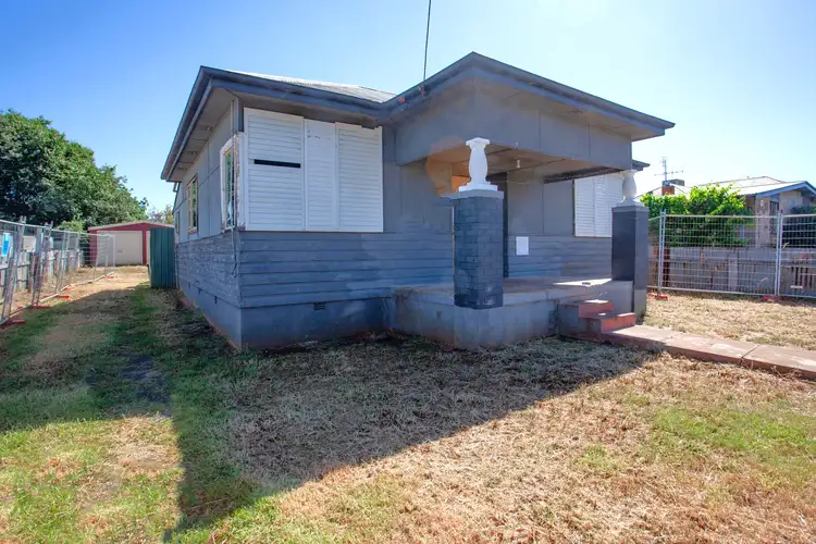 24 Short St, Wellington NSW 2820