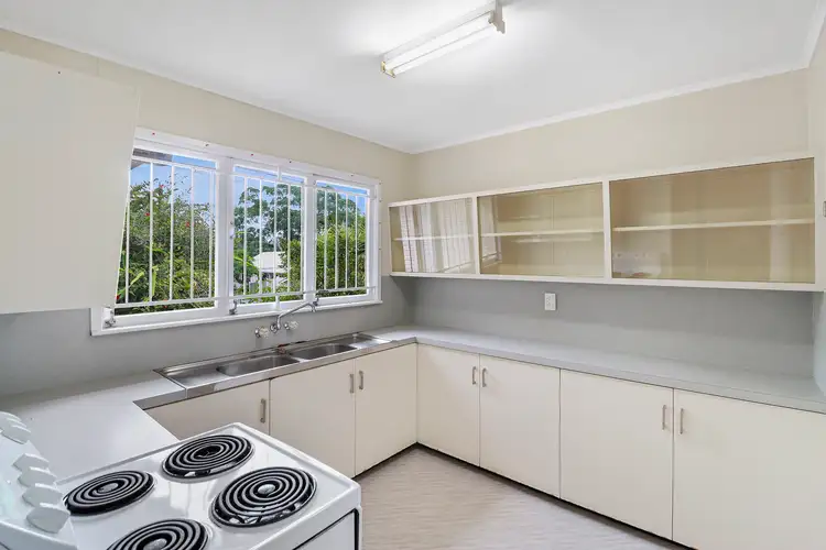 53 Burns Parade, Chapel Hill QLD 4069