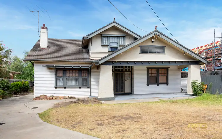 37 Sun Cres, Sunshine VIC 3020