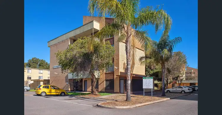 3 Noblet St