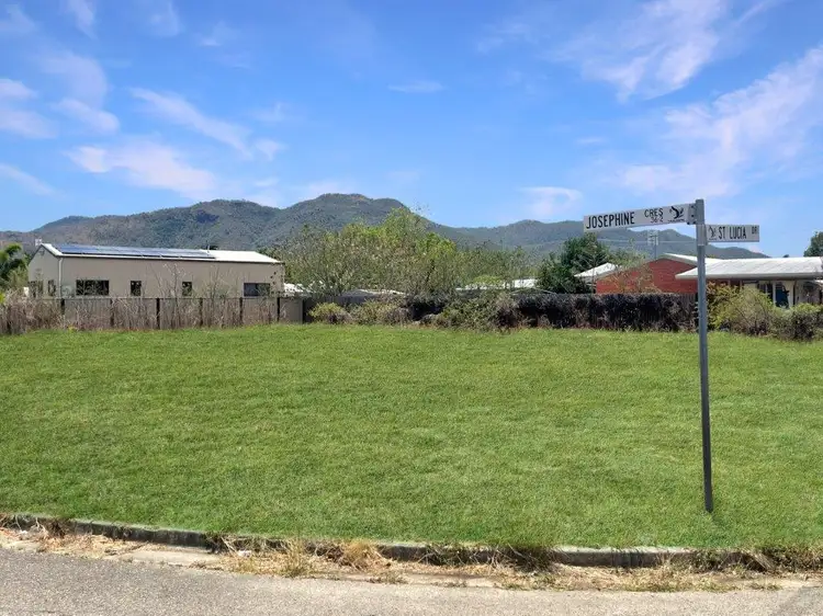 2 Josephine Cres, Rasmussen QLD 4815