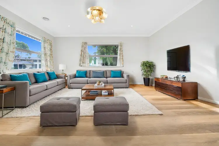 17 Pine Park Dr, Wollert VIC 3750