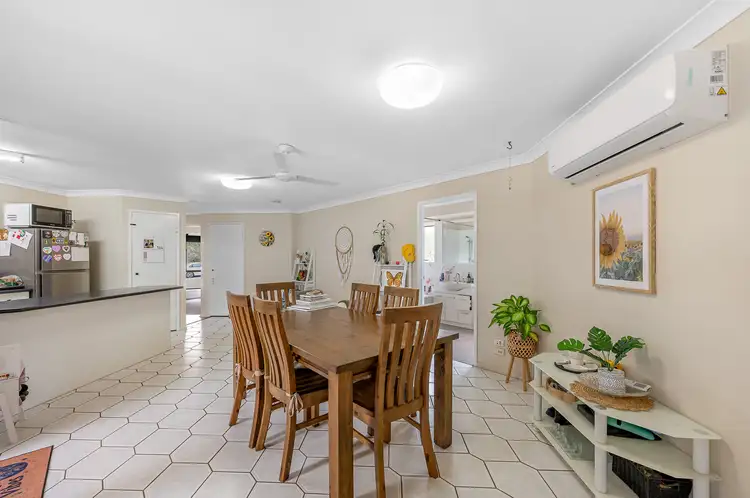 Third view of Homely house listing, 4 Rosslyn Cl, Clinton QLD 4680