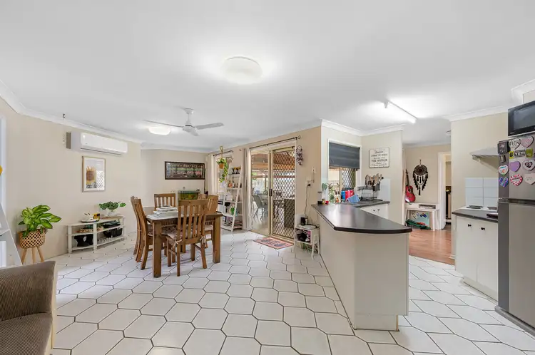 Fourth view of Homely house listing, 4 Rosslyn Cl, Clinton QLD 4680