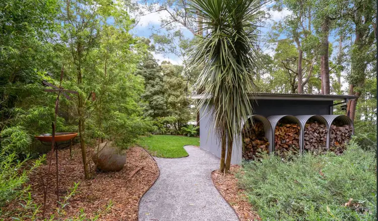 16 Monash Ave