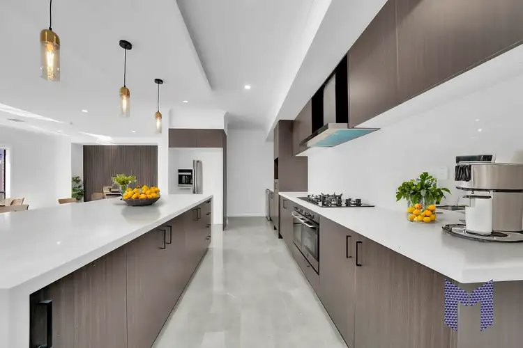33 Avignon St, Wollert VIC 3750