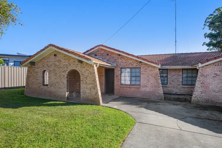 19 Hayman St
