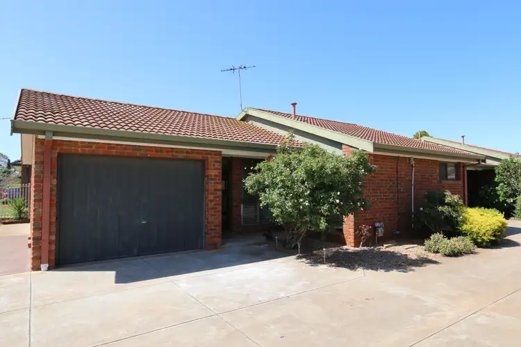 2/91-93 Duncans Road, Werribee VIC 3030