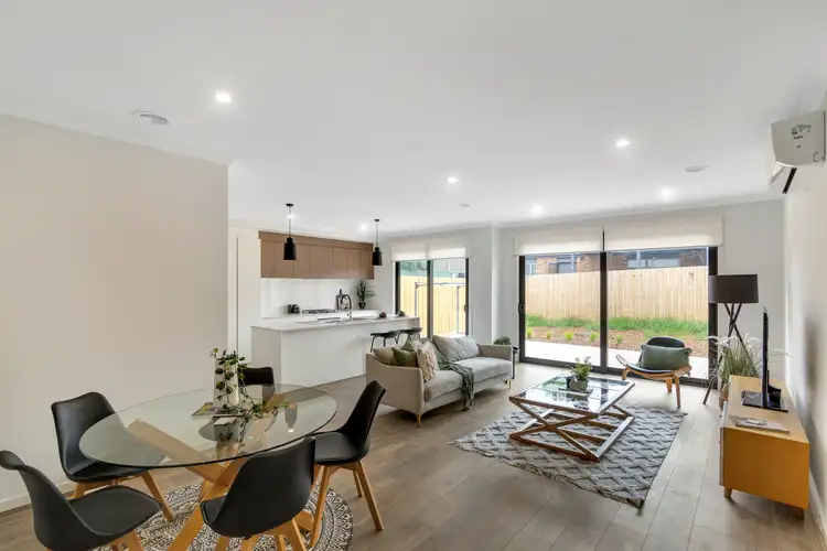 65 Surfers Cres, Carrum Downs VIC 3201