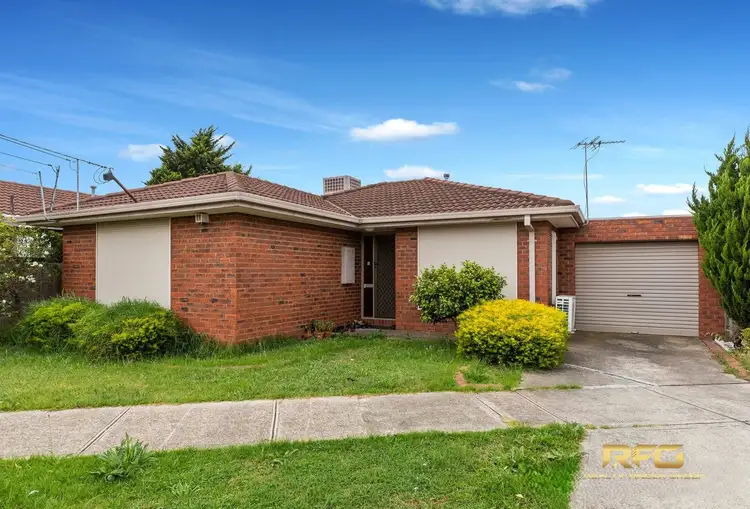 54 Clarke Ave, St Albans VIC 3021