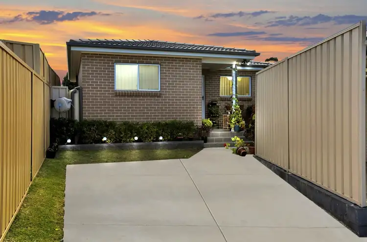 11a Rhonda Pl, Plumpton NSW 2761