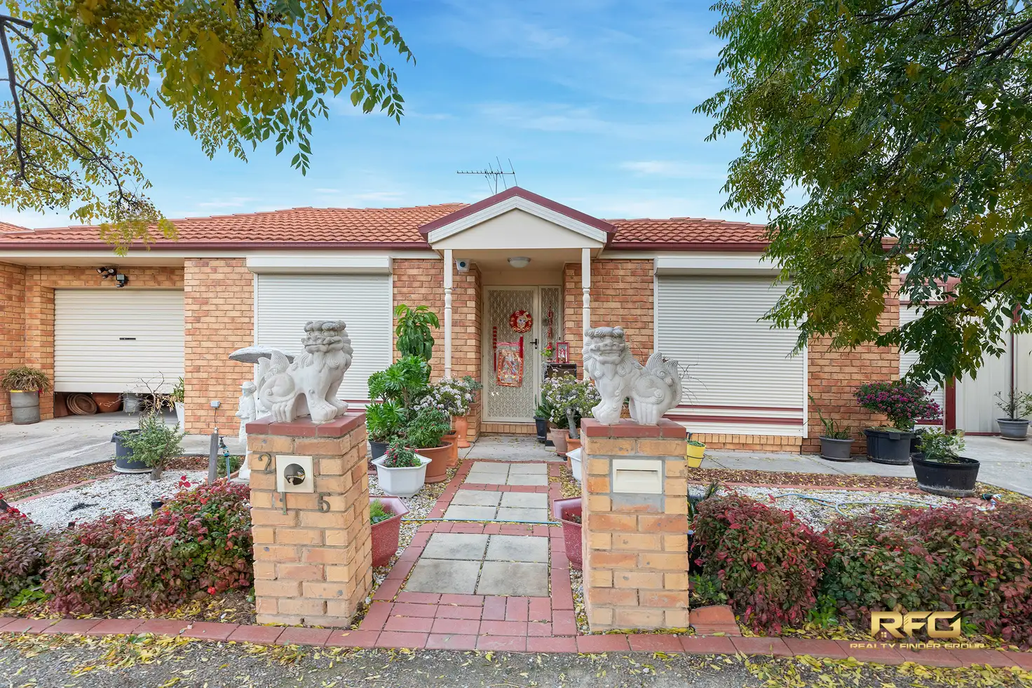 Main view of Homely unit listing, 2/15 Brindalee Way, Hillside VIC 3037