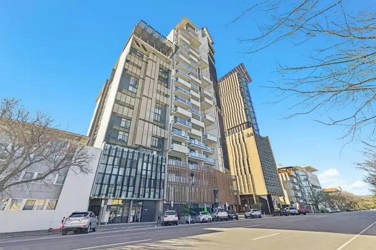 242 Flinders St
