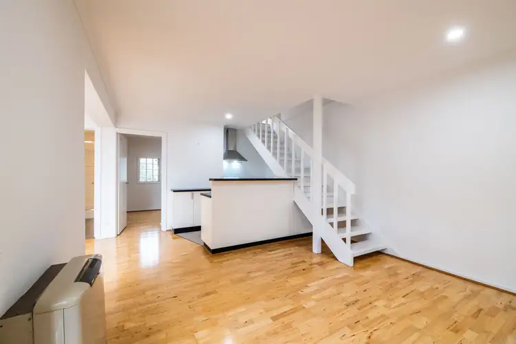 2/7 Buckland St, Travancore VIC 3032