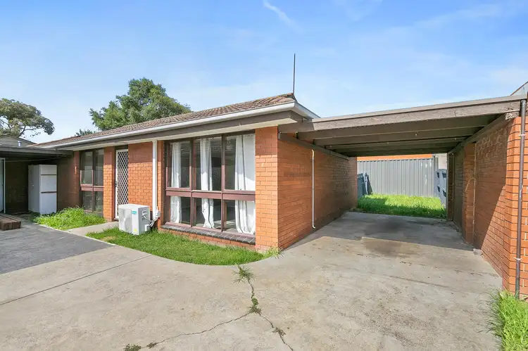 4/12 Dew St, Whittington VIC 3219