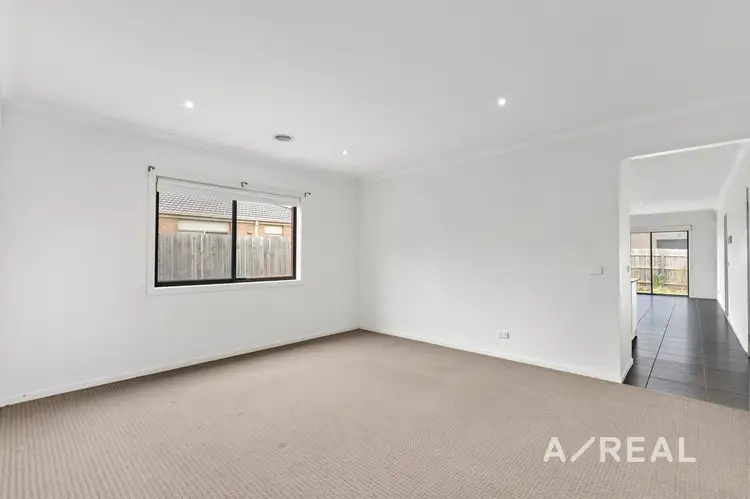 57 Stockwell St, Melton South VIC 3338