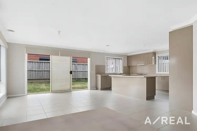 38 Oakpark Drive, Harkness VIC 3337