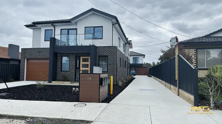 54 Henry St