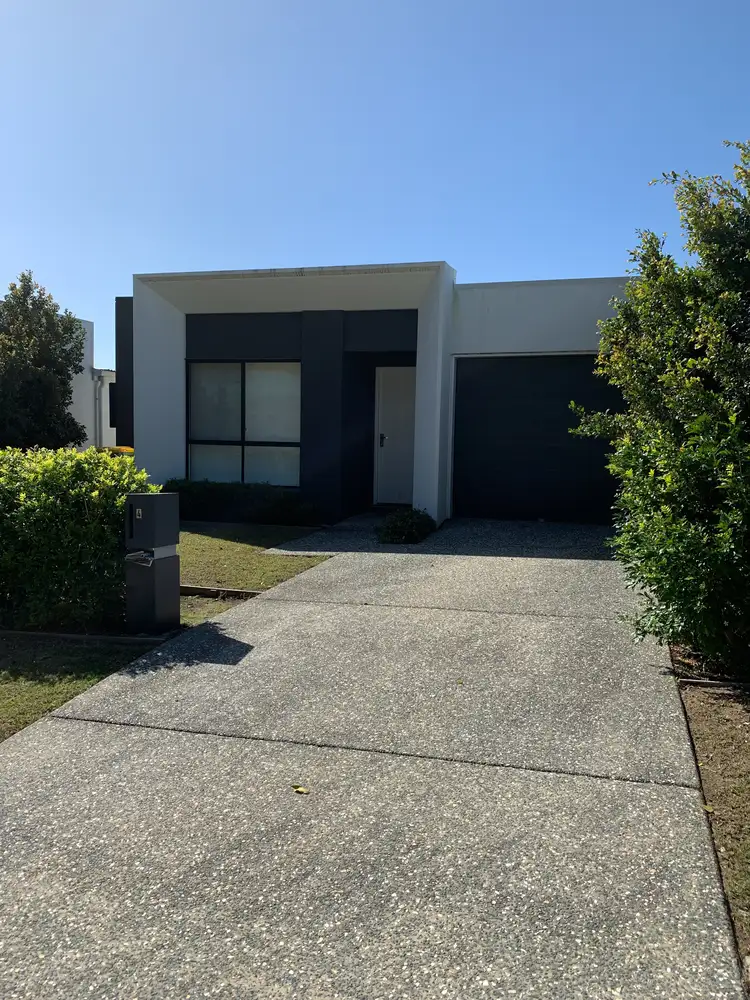 4 Pinnacle Way, Pimpama QLD 4209