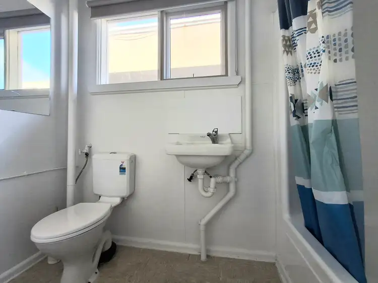 Fifth view of Homely flat listing, 2/220 Nepean Hwy, Edithvale VIC 3196