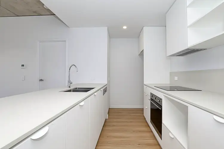 1 Corinna St