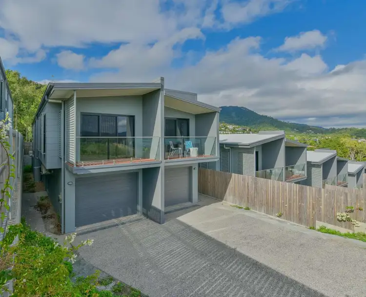 33 Altmann Ave, Cannonvale QLD 4802