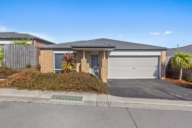 4/11 Hawk Avenue, Pakenham VIC 3810