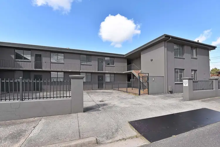 2/82 Raleigh Rd, Maribyrnong VIC 3032