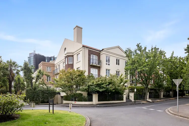 28/211 Wellington Parade S, East Melbourne VIC 3002